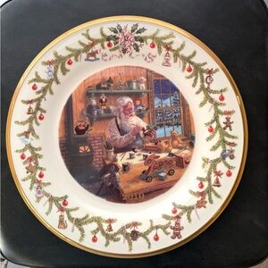 Lenox Annual Santa Collector Plate - White and Gold